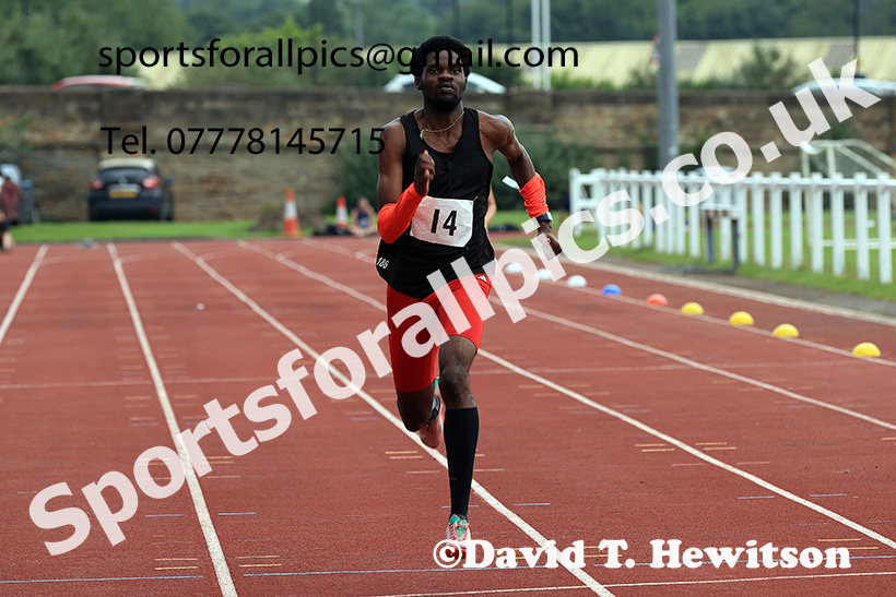 Boys 200 metres, 2025 Northumberland Schools Track and Fields, Wentworth, Hexham. Photo: David T. Hewitson/Sports for All Pics